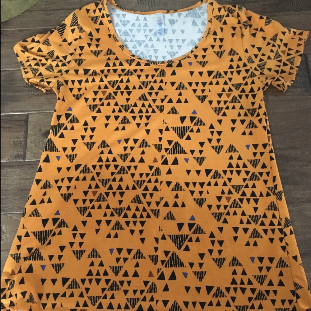 Xs lularoe Classic tee